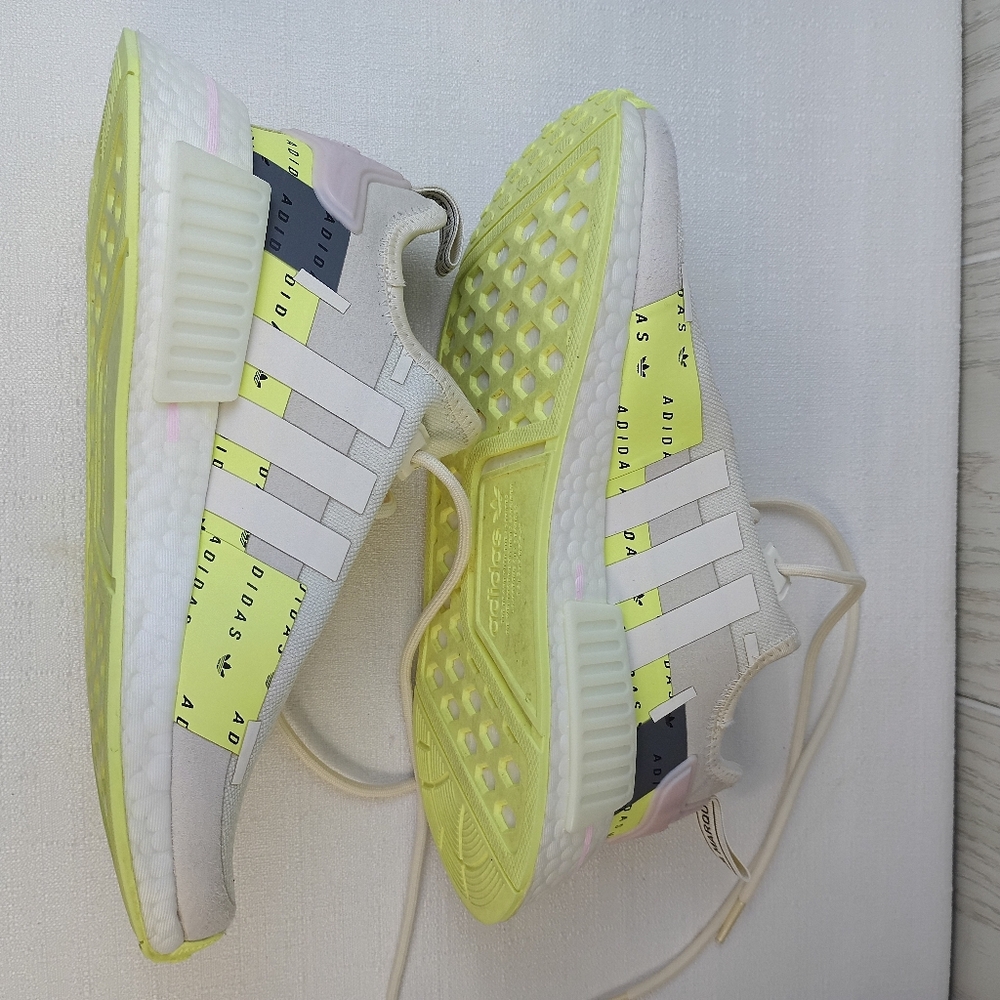 Adidas NMD R1 wonder white Pulse Yellow Pink sz 6 sneakers shoes low tops. - Picture 9 of 13